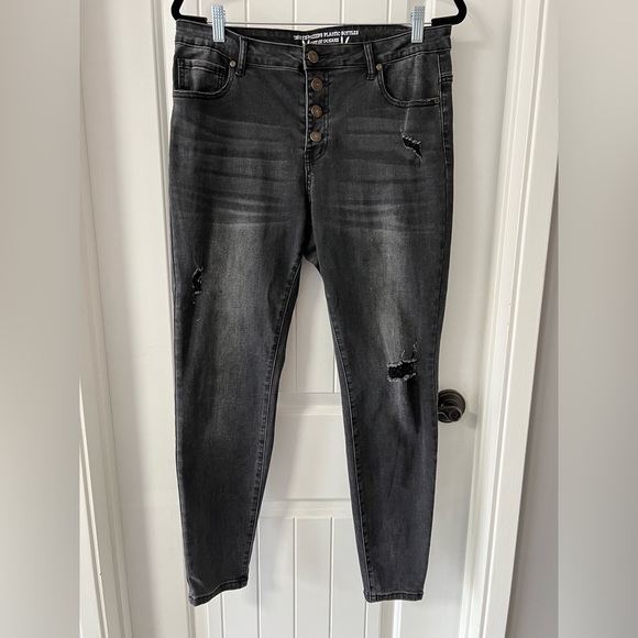 Grace & Lace New Button Fly Faded Black Distressed Repurposed Denim size 14 - Picture 3 of 6